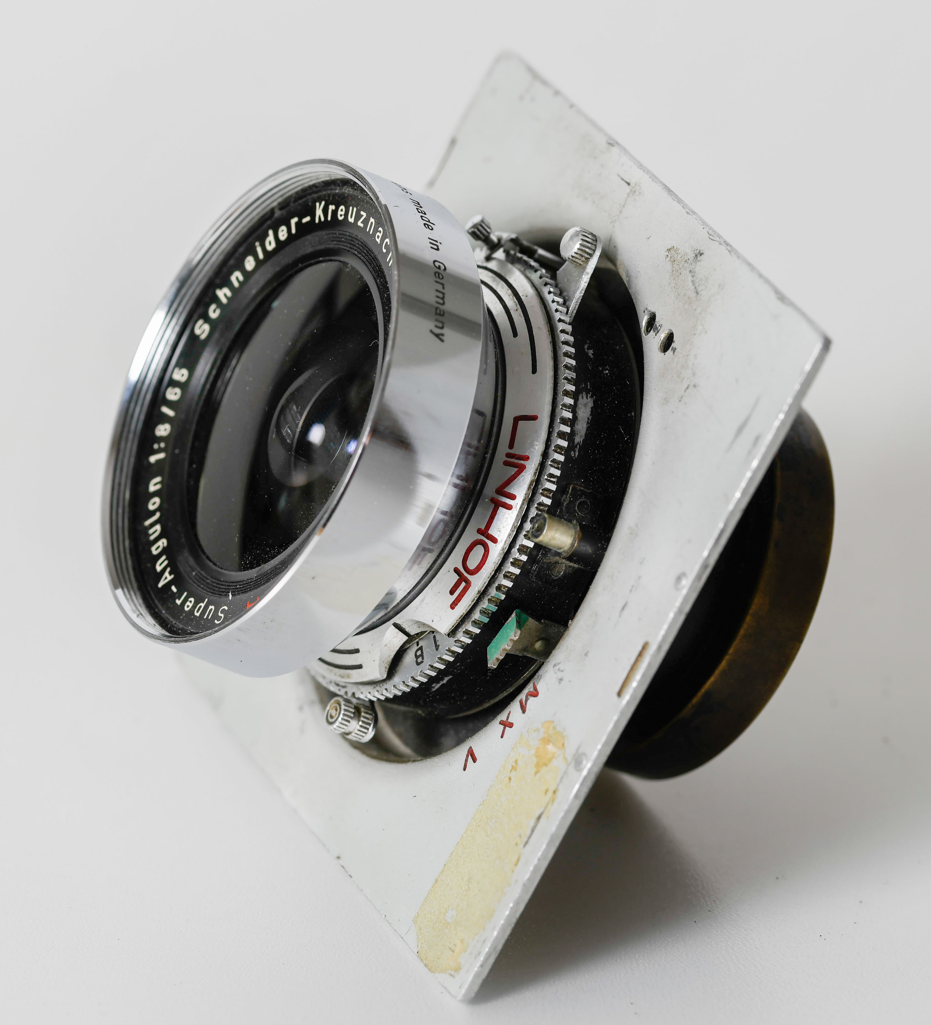 Schneider-Kreuznach Super-Angulon, f/8; 65 mm nagylátószögű objektív <br><i>A Chochol-család gyűjteményéből. A fotót Tálas Róbert készítette</i>
